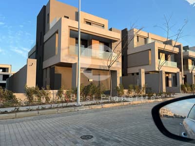 5 Bedroom Townhouse for Sale in New Capital City, Cairo - 487140227_1091540342990668_1939028721409384261_n. jpg 5 Bedroom Townhouse for Sale in New Capital City, Cairo - 487140227_1091540342990668_1939028721409384261_n. jpg