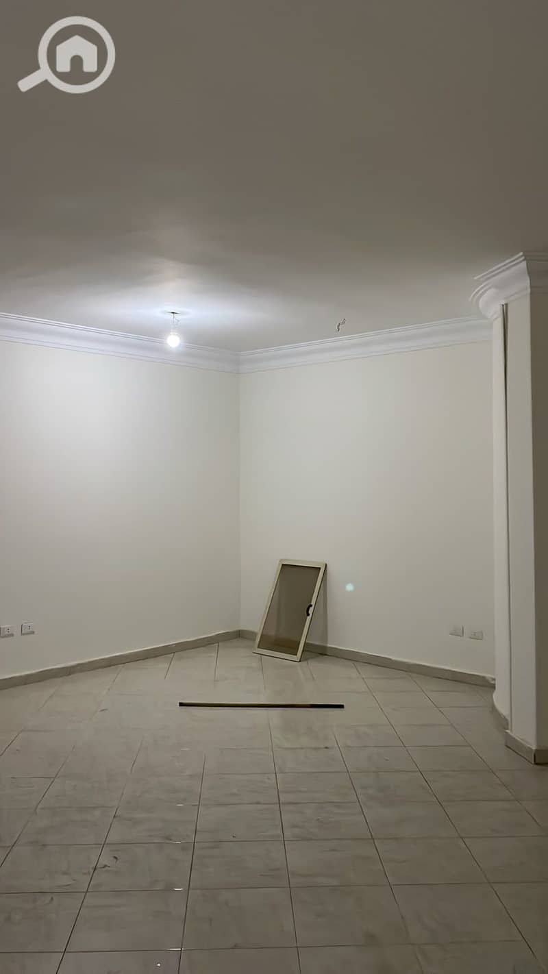 8 1000915223. jpg