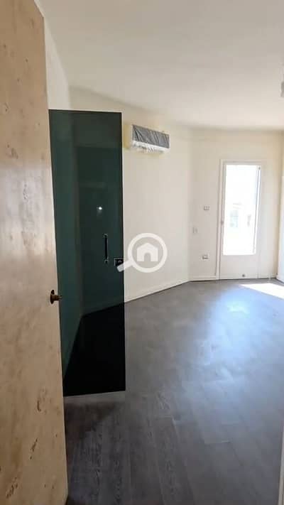 Office for Rent in Downtown Cairo, Cairo - ad0b5698-0bd9-4477-9b4d-acbb931cc064. jpg Office for Rent in Downtown Cairo, Cairo - ad0b5698-0bd9-4477-9b4d-acbb931cc064. jpg