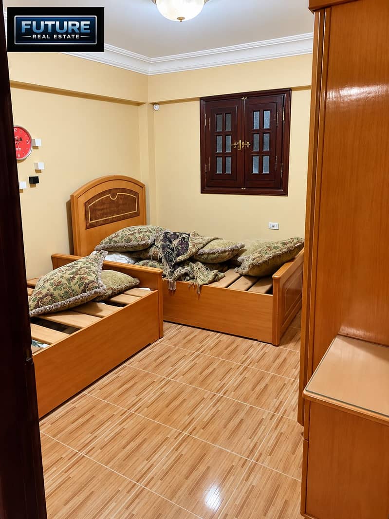 4 Cozy Tiled Bedroom with Ornate Cushions. png