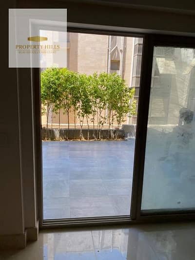 4 Bedroom Apartment for Sale in New Cairo, Cairo - استلم فورا شقه بجاردن في التجمع من المالك بالتقسيط علي اطول فترة سداد 4 Bedroom Apartment for Sale in New Cairo, Cairo - استلم فورا شقه بجاردن في التجمع من المالك بالتقسيط علي اطول فترة سداد