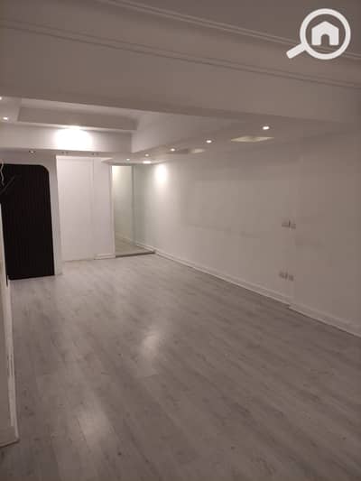 شقة 3 غرف نوم للايجار في محطة الرمل، الإسكندرية - 3168. jpg
