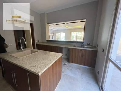 6 Bedroom Townhouse for Sale in Shorouk City, Cairo - اخر فيلا في الكمبوند في حي الوزارء جاهزه للمعاينه والاستلام فورا 351م