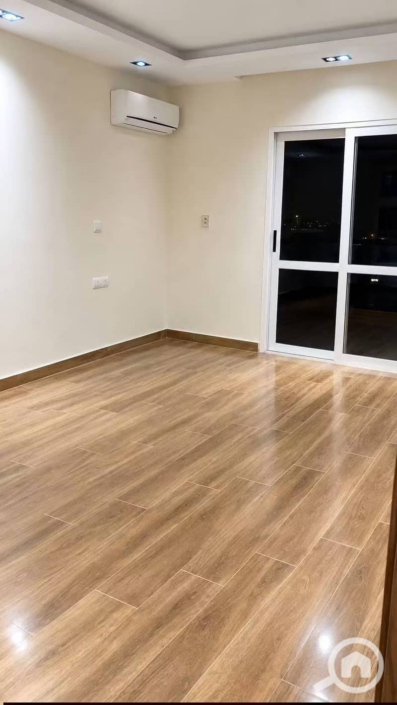 10 1000828453. jpg