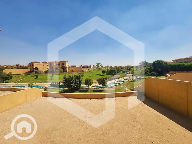 2 Royal Meadows Arco 2. jpeg