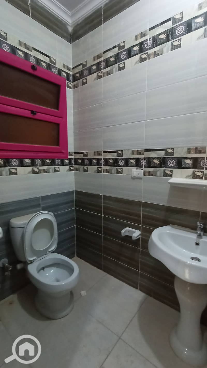 8 1000845406. jpg