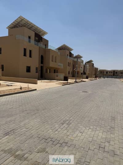 3 Bedroom Villa for Sale in Sheikh Zayed, Giza - #VYE & karmell - live photos#_page-0008. jpg 3 Bedroom Villa for Sale in Sheikh Zayed, Giza - #VYE & karmell - live photos#_page-0008. jpg
