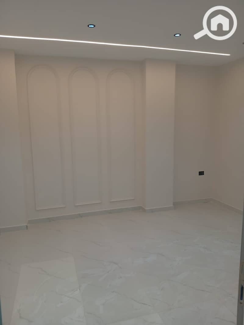 10 1000290215. jpg