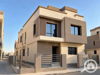 4 Bedroom Villa for Sale in Sheikh Zayed, Giza - 3323B94B-3BE0-452F-9E03-9241C5B022E5. png