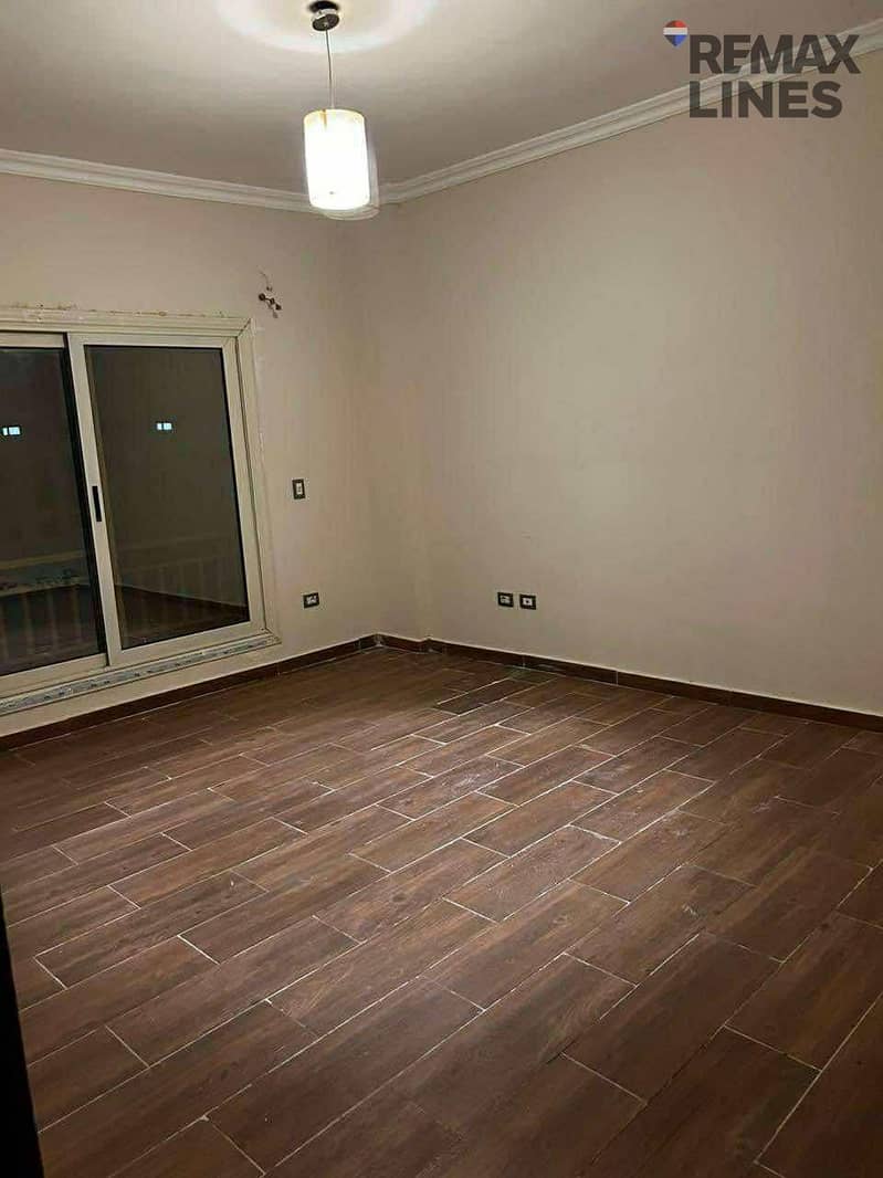 8 1000989429. jpg