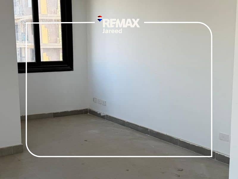 14 Abdelrahman-Medhat-1720---18. png---8a7a557ef4a5bfe5ab1c28184794e20a. png