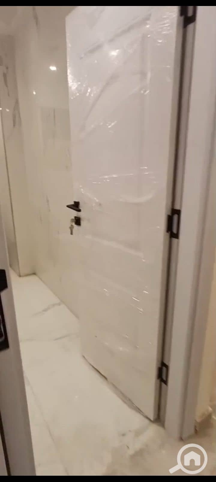 5 1000111001. jpg
