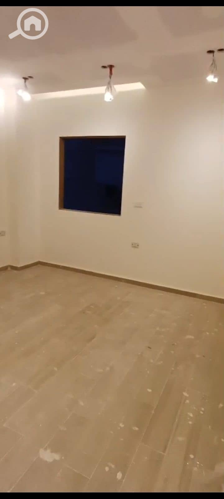 8 1000111004. jpg