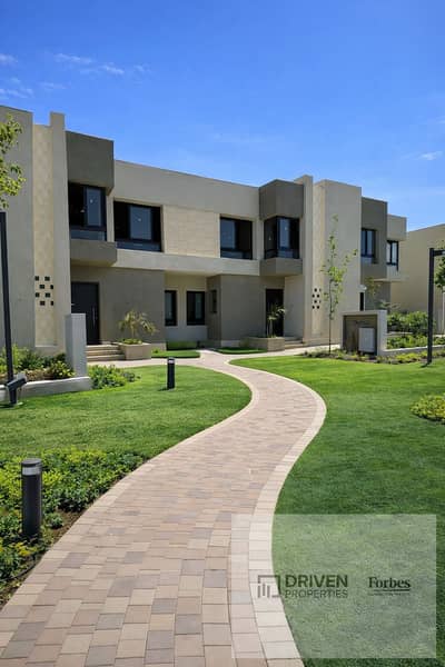 5 Bedroom Villa for Sale in 6th of October, Giza - WhatsApp Image 2026-10-12 at 1.53. 57 PM. jpeg