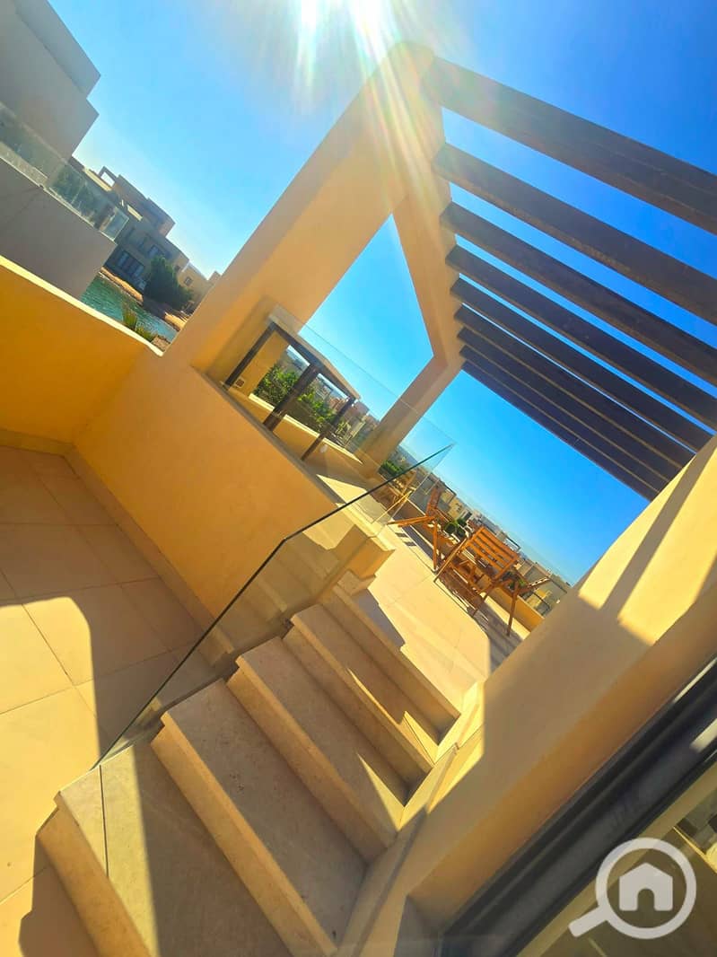 22 WhatsApp Image 2026-10-15 at 14.02. 59 (1). jpeg