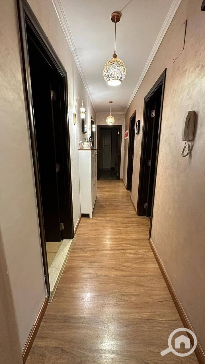 4 25833. jpg