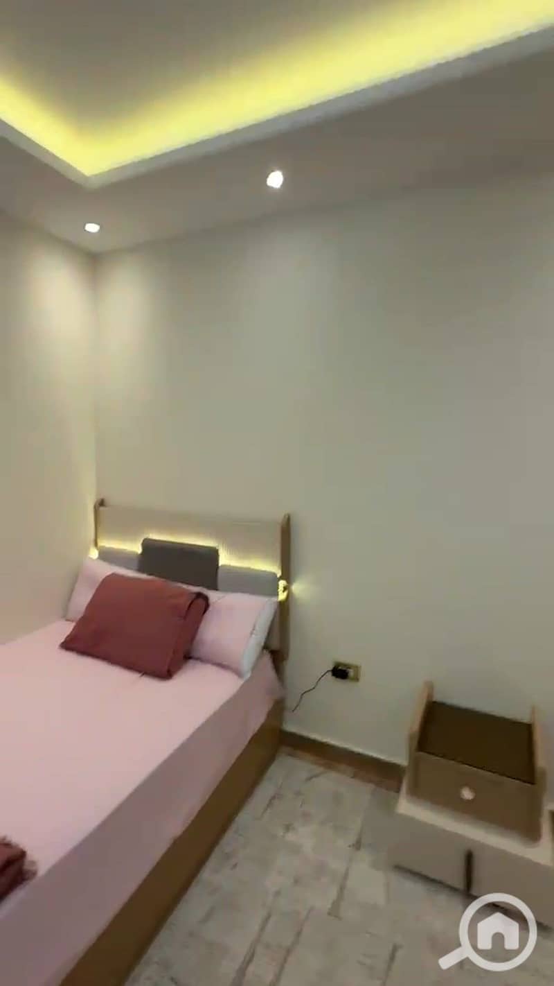 6 bedroom_single. jpg