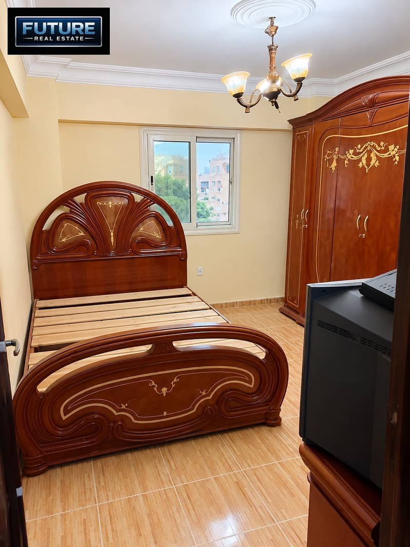 6 Ornate Mahogany Bedroom Interior. png