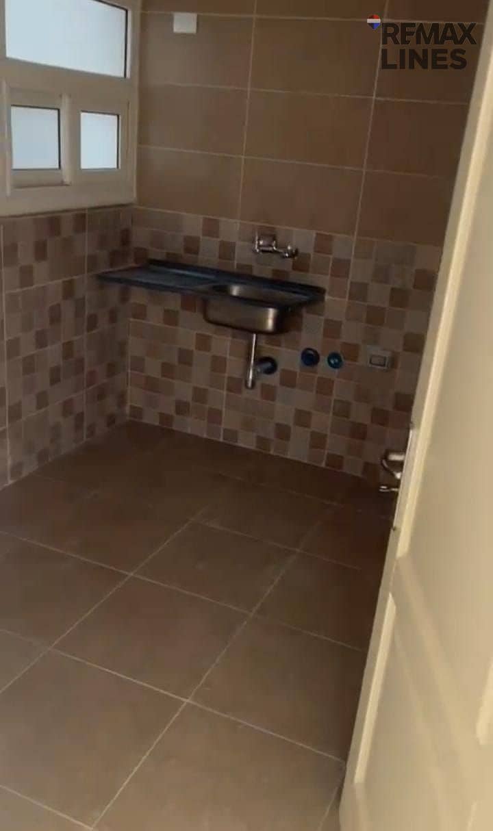 8 1000828756. jpg