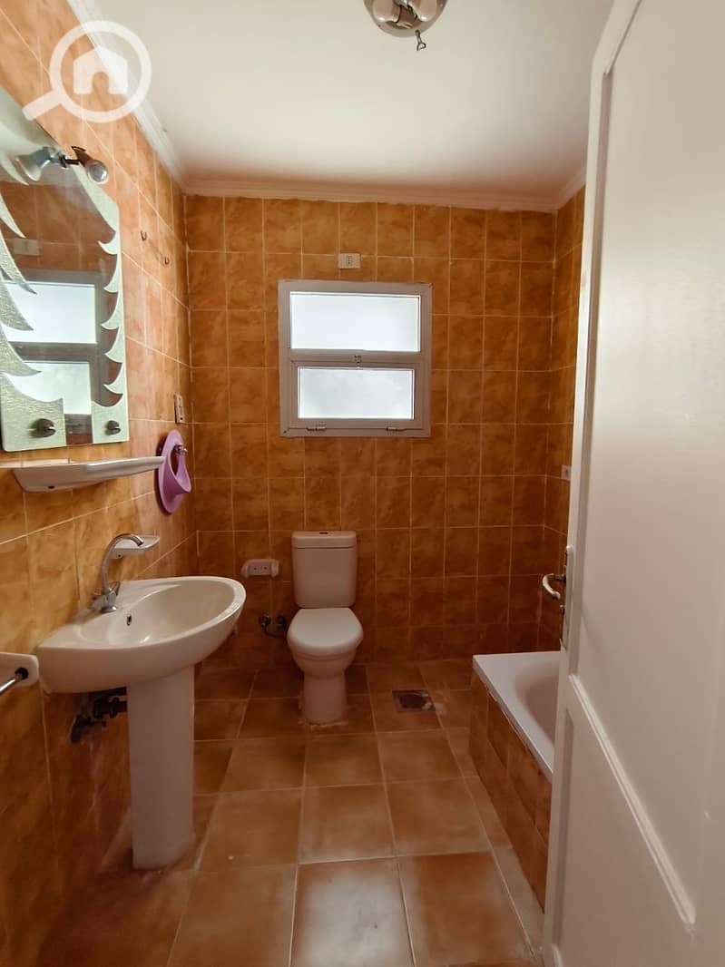 3 46787. jpg