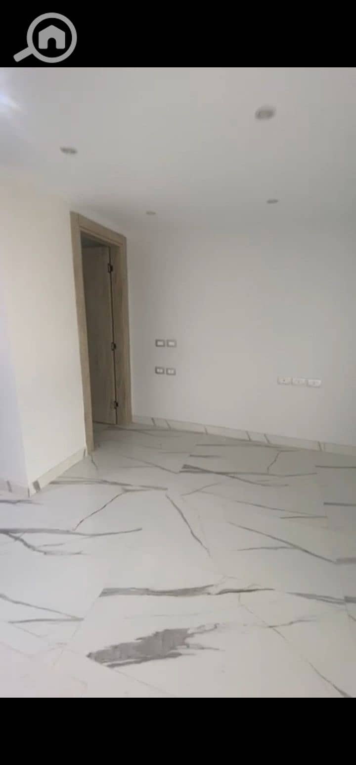 4 1000417005. jpg