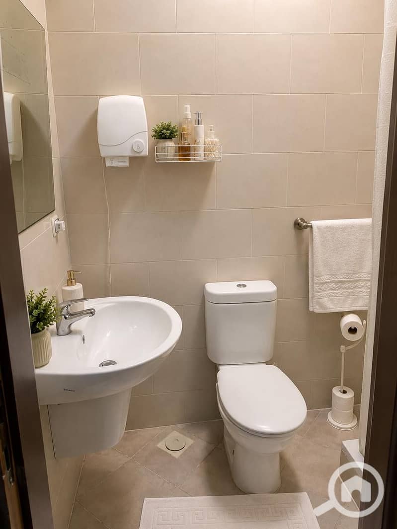 10 ce362e8e-51e0-485a-b4a8-e432e9ef80c4. jpg