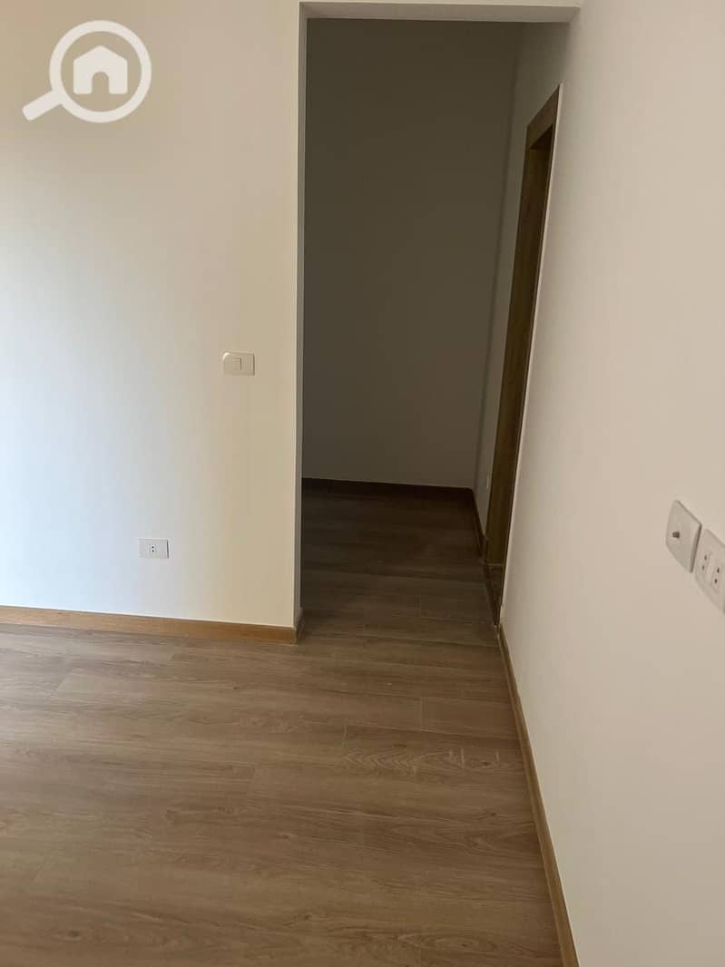 6 403898. jpg