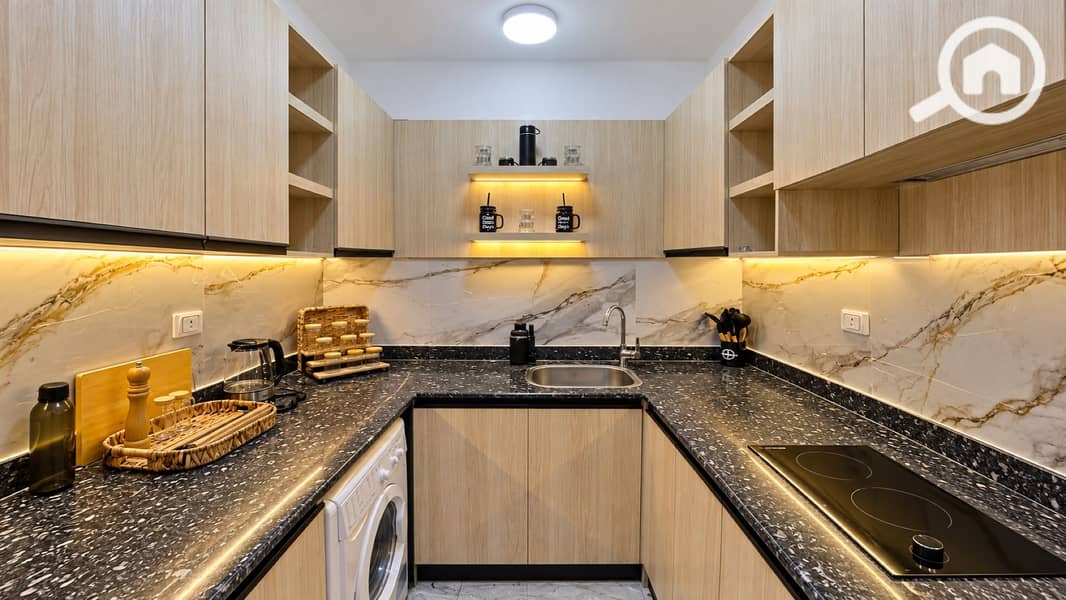 7 06-kitchen-centered. jpg