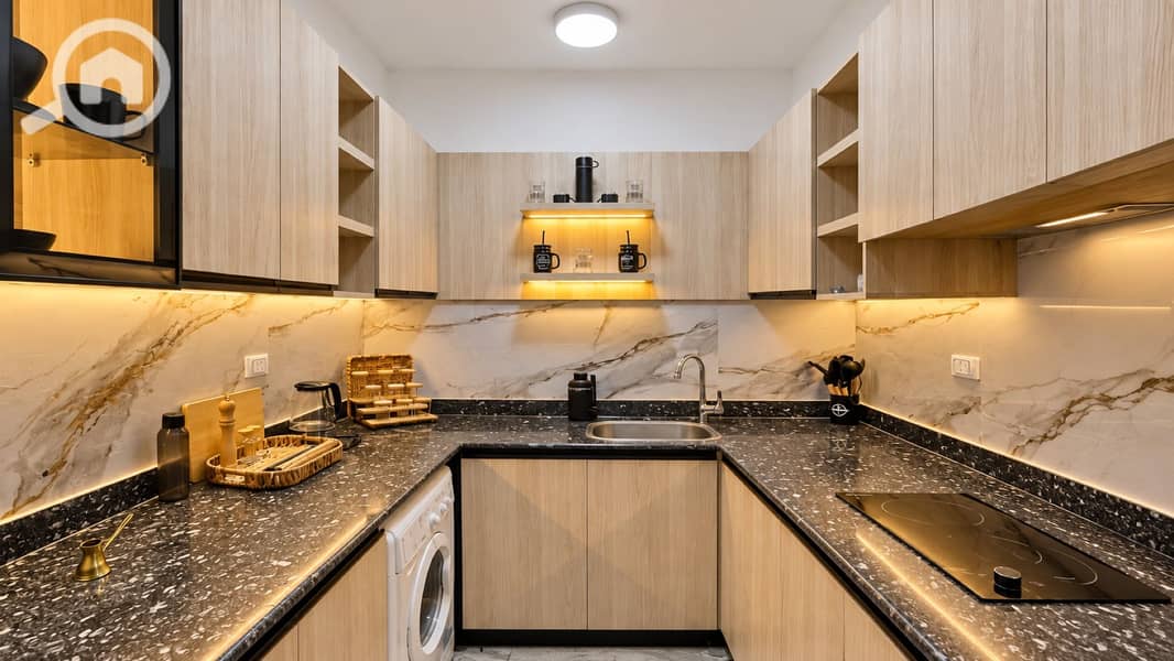 18 18-kitchen-full-overview. jpg