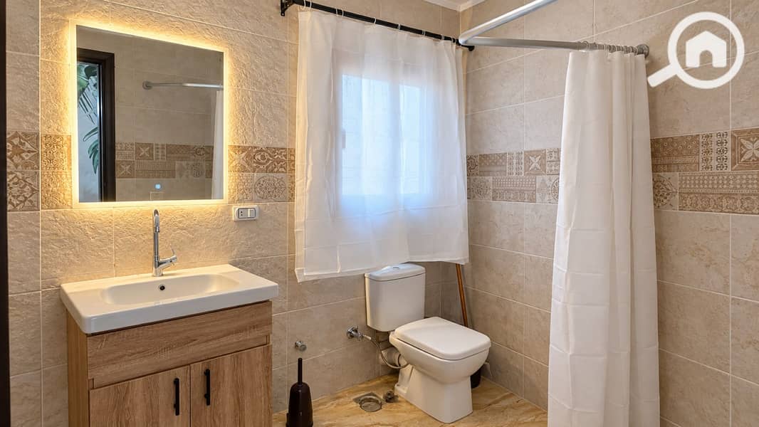 22 22-bathroom-warm-overview. jpg