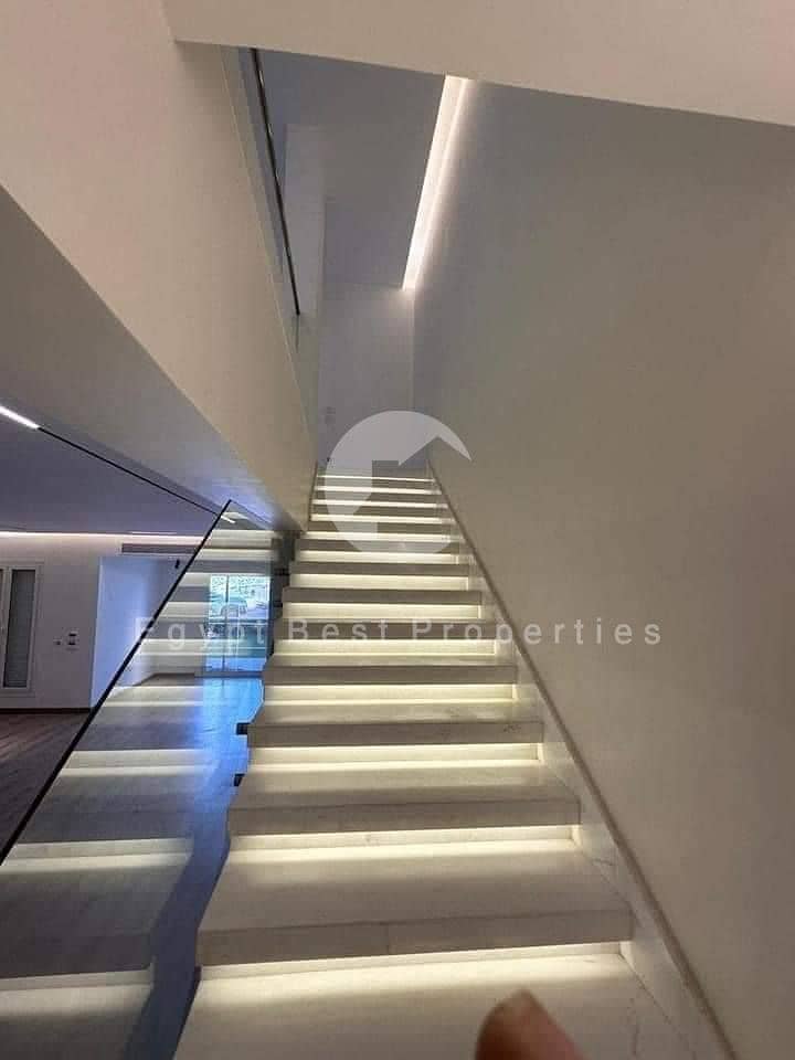 9 hyde park. jpg