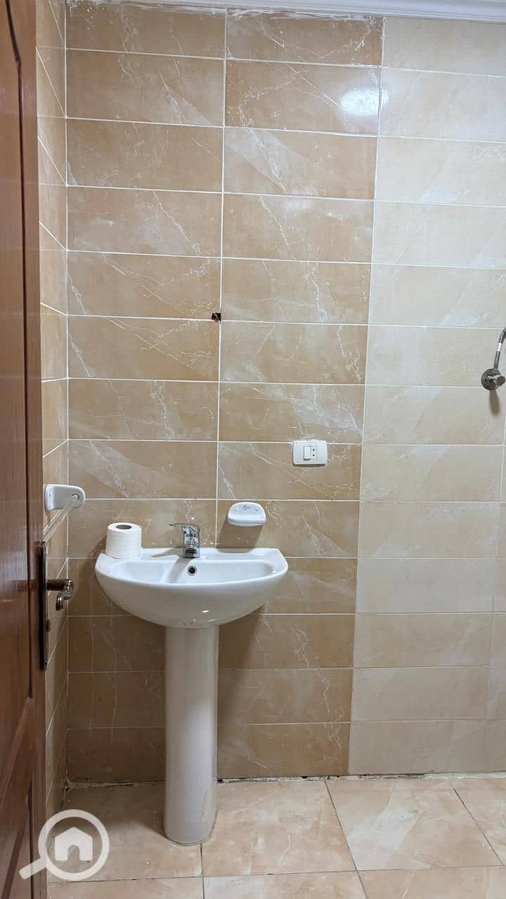 9 1000313024. jpg