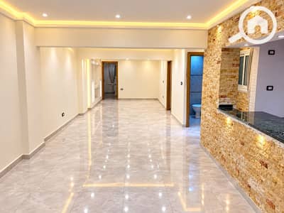 فلیٹ 2 غرفة نوم للبيع في لوران، الإسكندرية - Polished Open-Plan Interior with Stone Bar. png فلیٹ 2 غرفة نوم للبيع في لوران، الإسكندرية - Polished Open-Plan Interior with Stone Bar. png