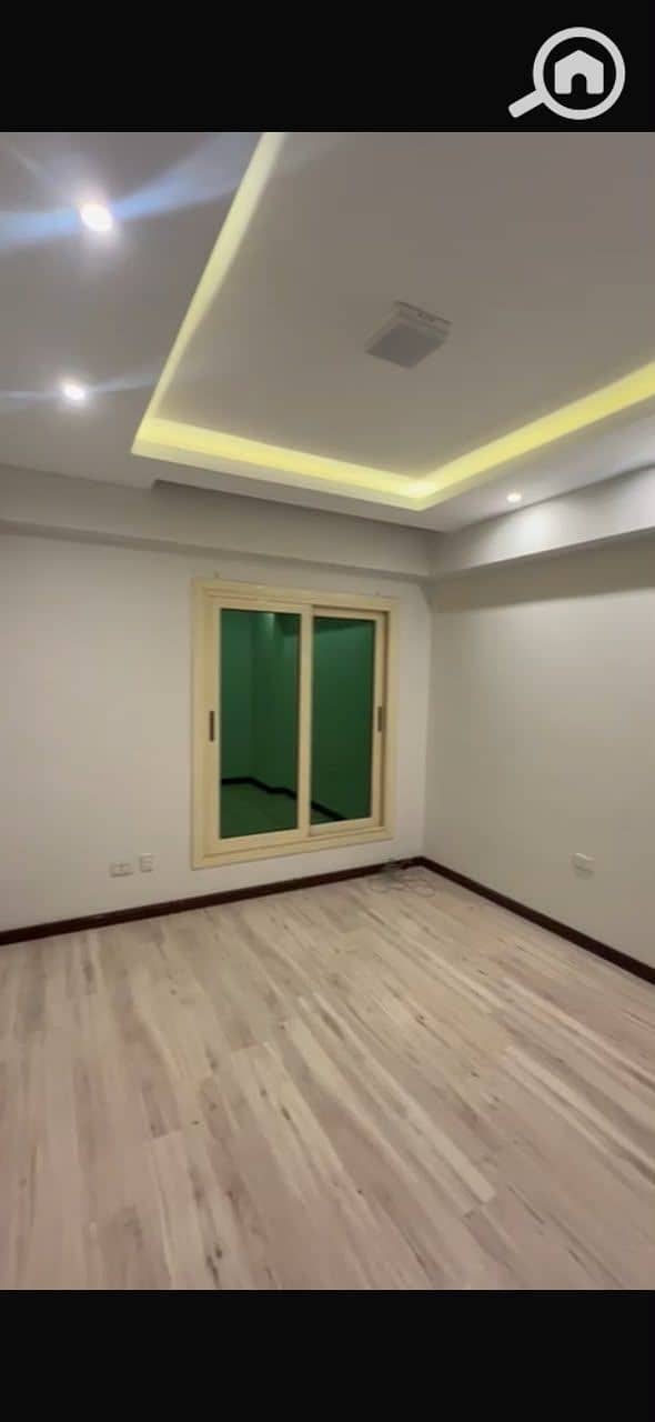 4 541744. jpg