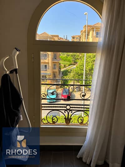 فلیٹ 3 غرف نوم للبيع في الشيخ زايد، الجيزة - Mediterranean Neighborhood Through Arched Window. png فلیٹ 3 غرف نوم للبيع في الشيخ زايد، الجيزة - Mediterranean Neighborhood Through Arched Window. png