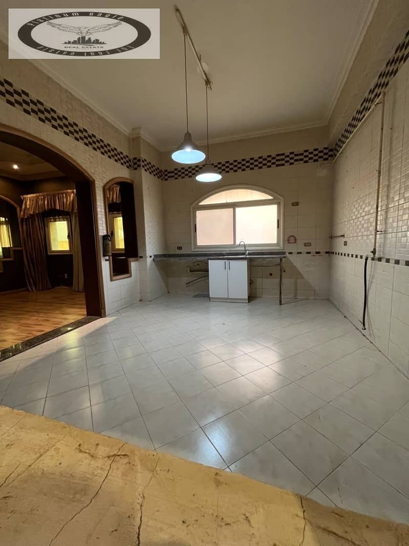 18 7460e737-3439-4bd9-ac2c-b9938d83eb21. jpg