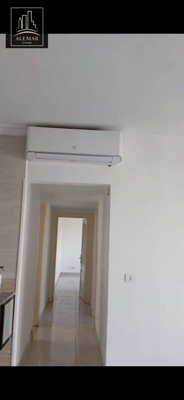 10 d2f0a4f0-b2c0-42e4-b8fd-8a3bd88e12f5. jpg