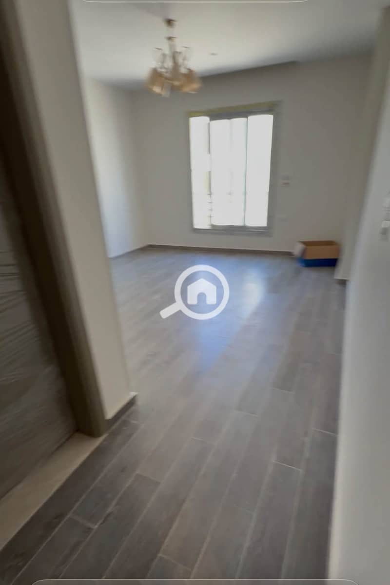 8 1000862684. jpg