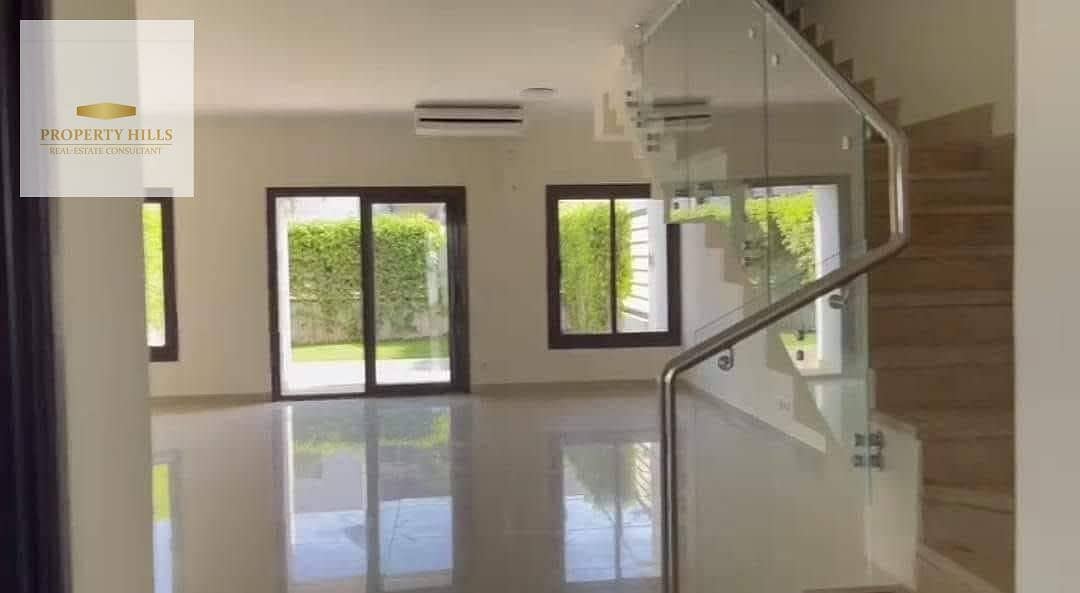 8 1000771915. jpg