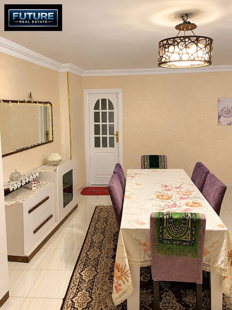 5 Warm Elegant Dining Room Interior. png
