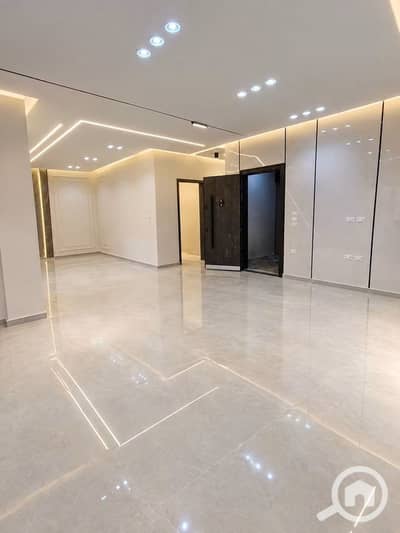 4 Bedroom Apartment for Sale in 6th of October, Giza - 1000643144. jpg 4 Bedroom Apartment for Sale in 6th of October, Giza - 1000643144. jpg