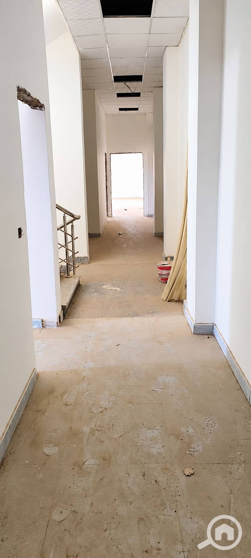 9 09_Admin_Corridor. png