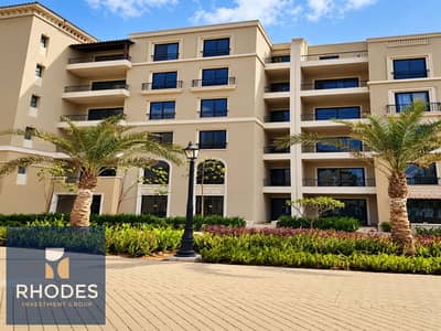 شقة 3 غرف نوم للبيع في الشيخ زايد، الجيزة - Mediterranean Courtyard Residence in Sunlight. png