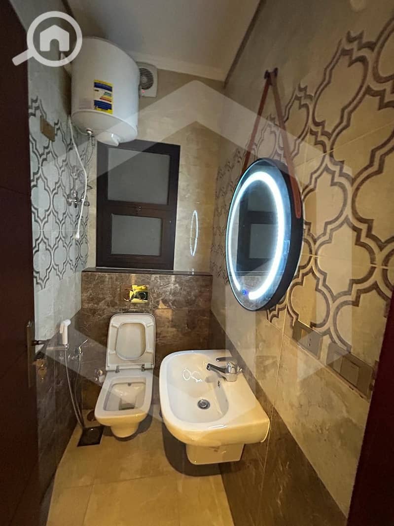 12 Courtyurad Sodic 12. jpg