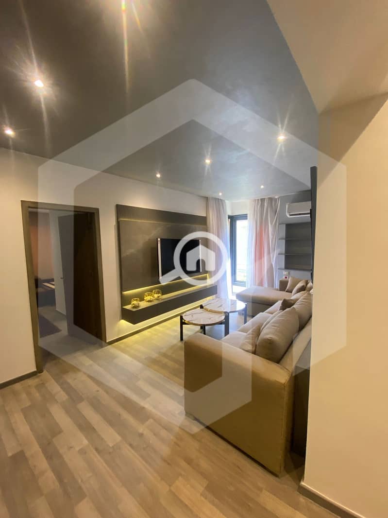 6 The Crown Plam Hills 6. jpg