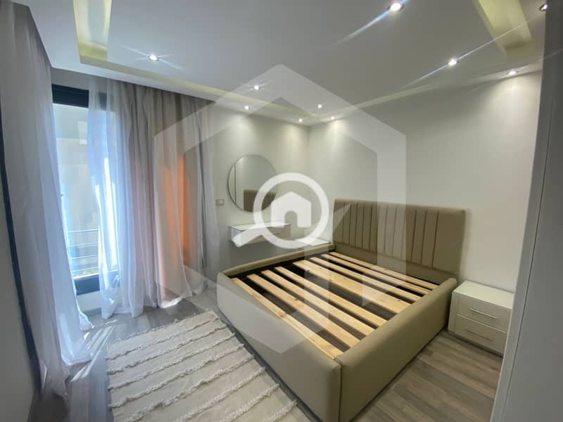 8 The Crown Plam Hills 8. jpg
