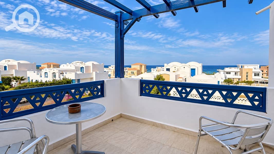 3 02-balcony-sea-view. jpg