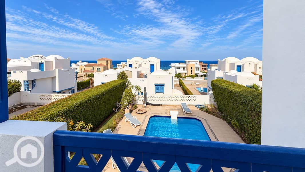 27 27-balcony-pool-sea-view. jpg