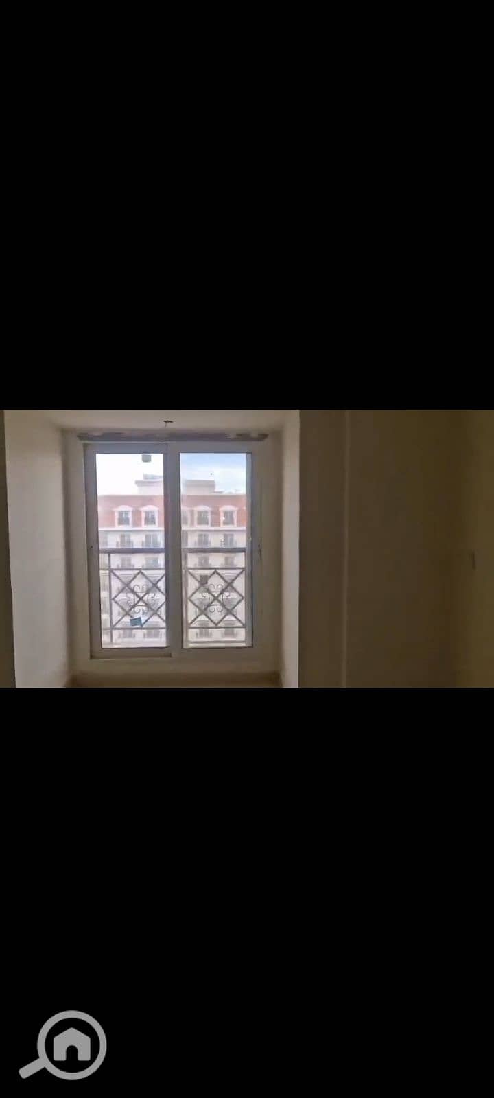 9 1001373905. png