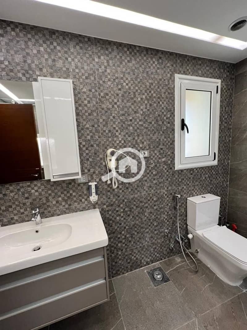 9 cb10c121-05fe-45da-8aae-0ddd986e9b65. jpg